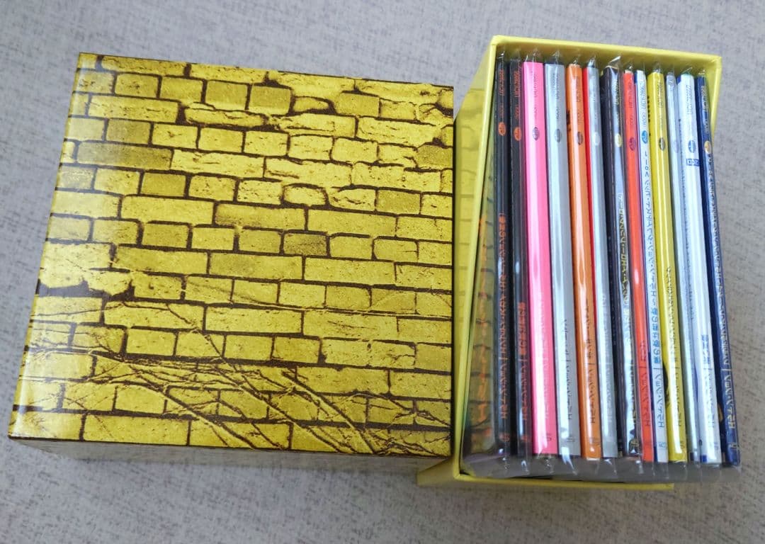 エルトン・ジョンのアルバムのCDコレクション　13パケージ