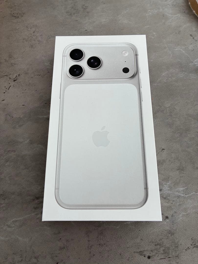 新品未開封　iphone17promax256gb シルバー国内版