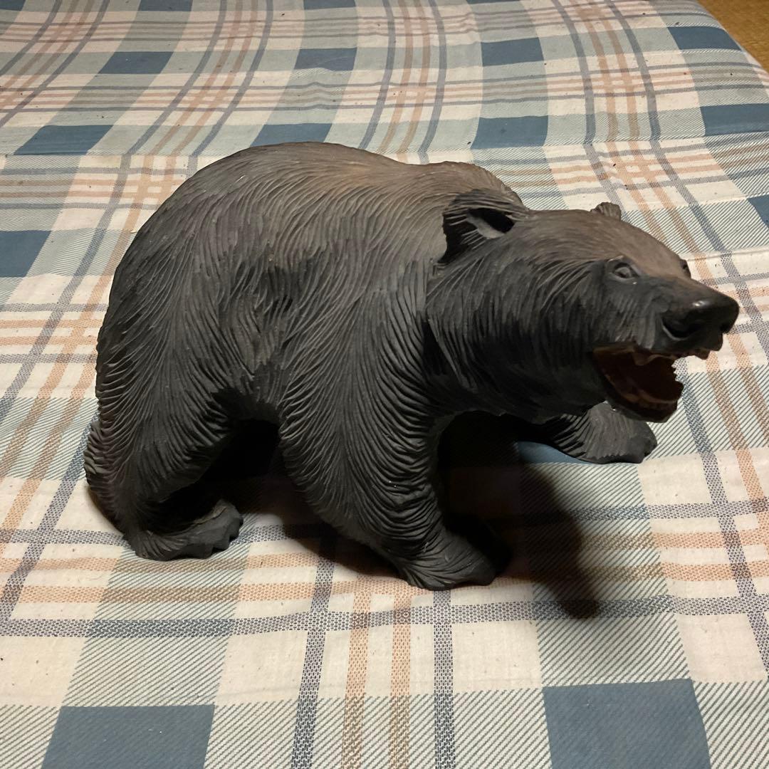 北海道　木彫りの熊　作者不明？【かなり大きな物で、30センチ、幅、19センチ】