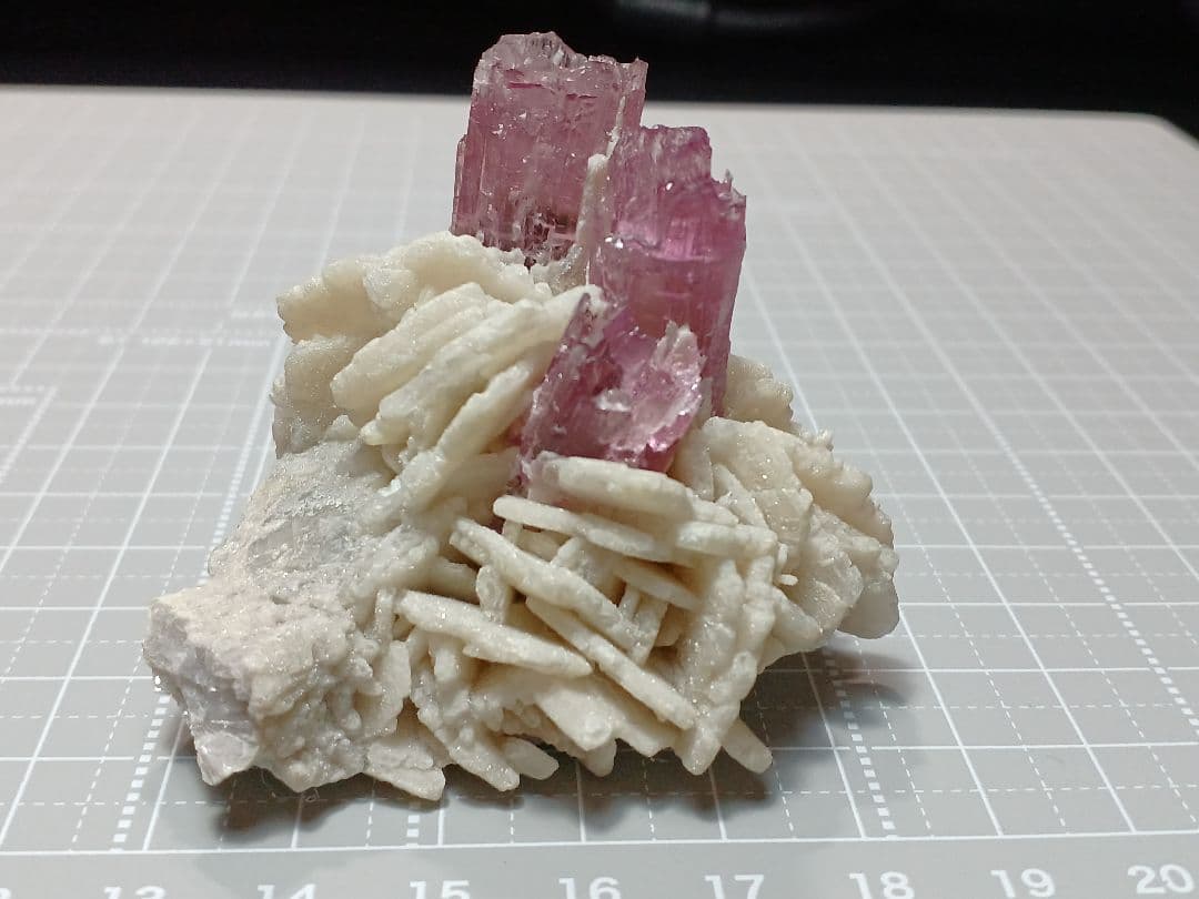 GG　ピンクトルマリン　原石　鉱物標本