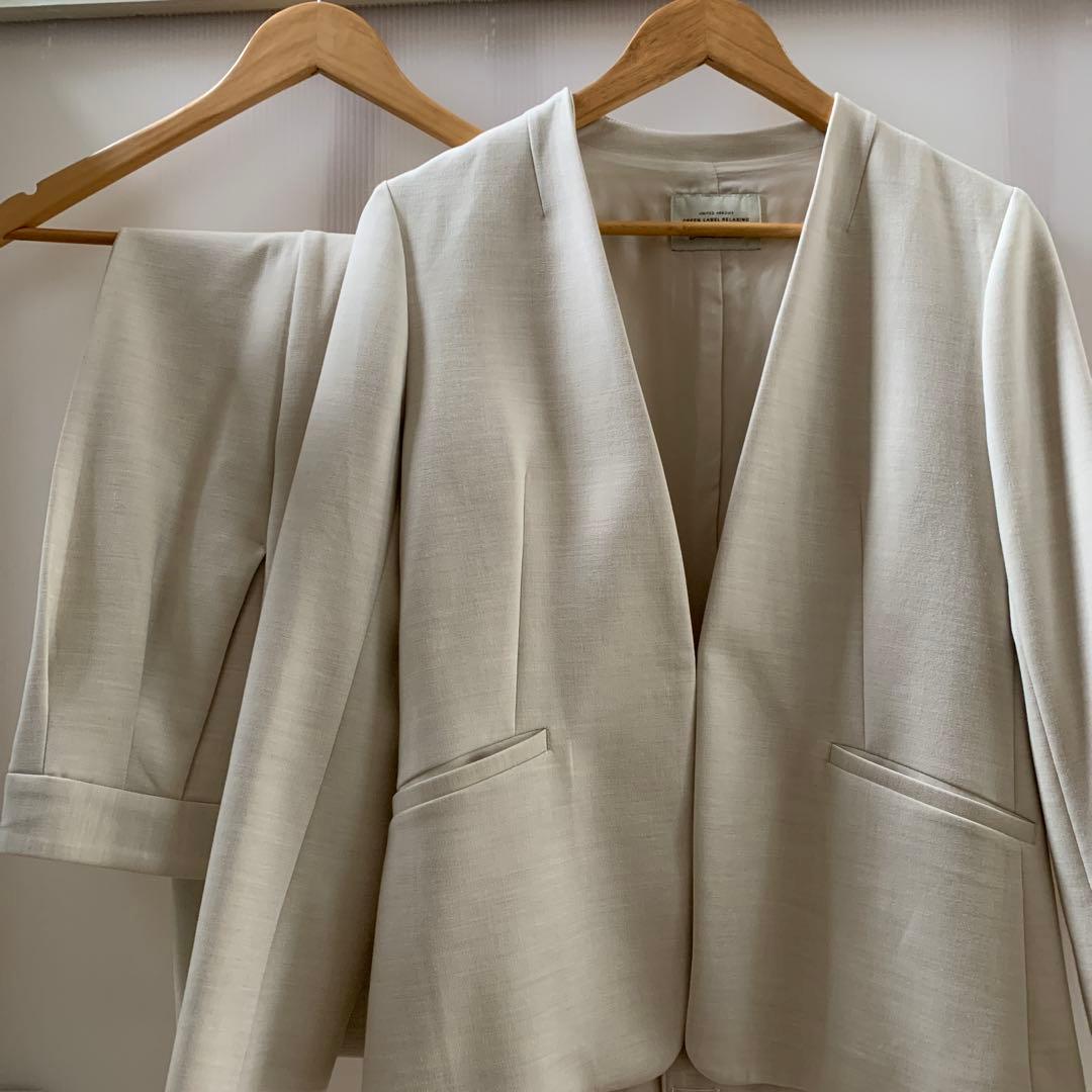 green label relaxing ノーカラースーツ上下　ベージュ