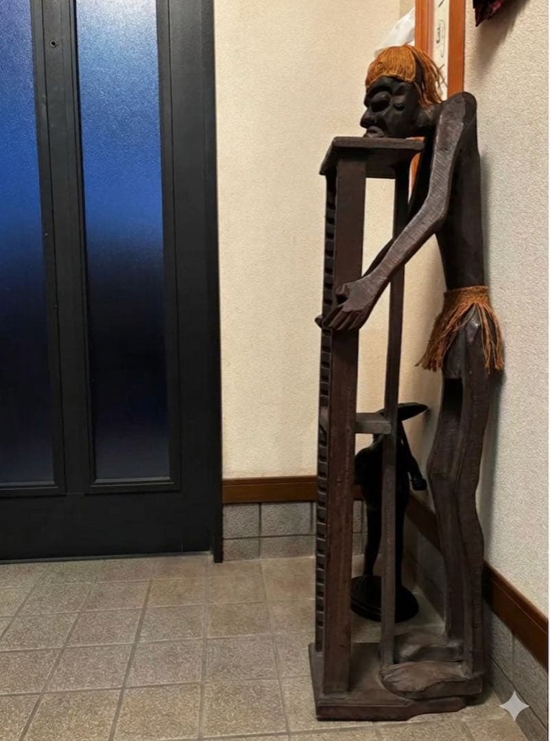 バリ島 木彫り 特大CDラック 人物モチーフ 高さ53cm アジアン