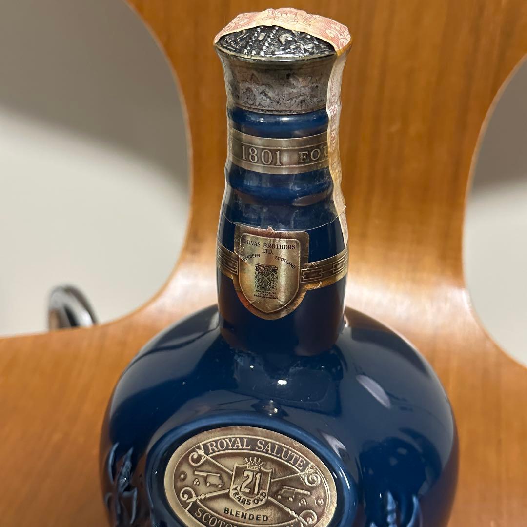 ロイヤルサルート21年　青陶器　巾着付き　スコッチ　古酒 al36