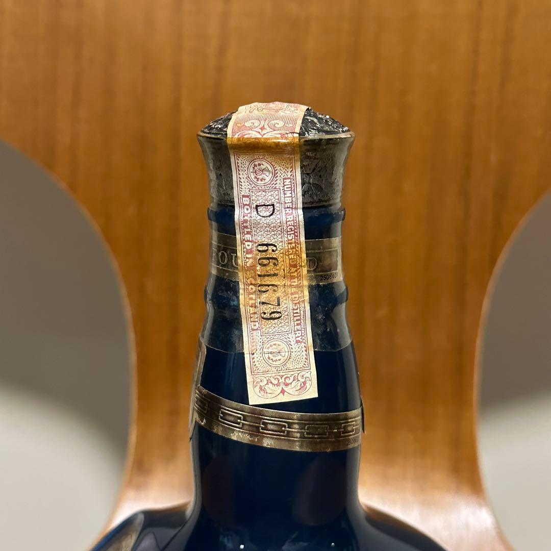 ロイヤルサルート21年　青陶器　巾着付き　スコッチ　古酒 al36