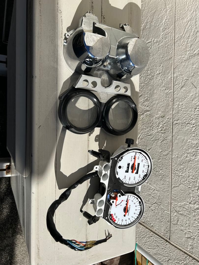 か*ず様 VTR250キャブ車後期型　未使用純正メーター内部　配線カプラーなし