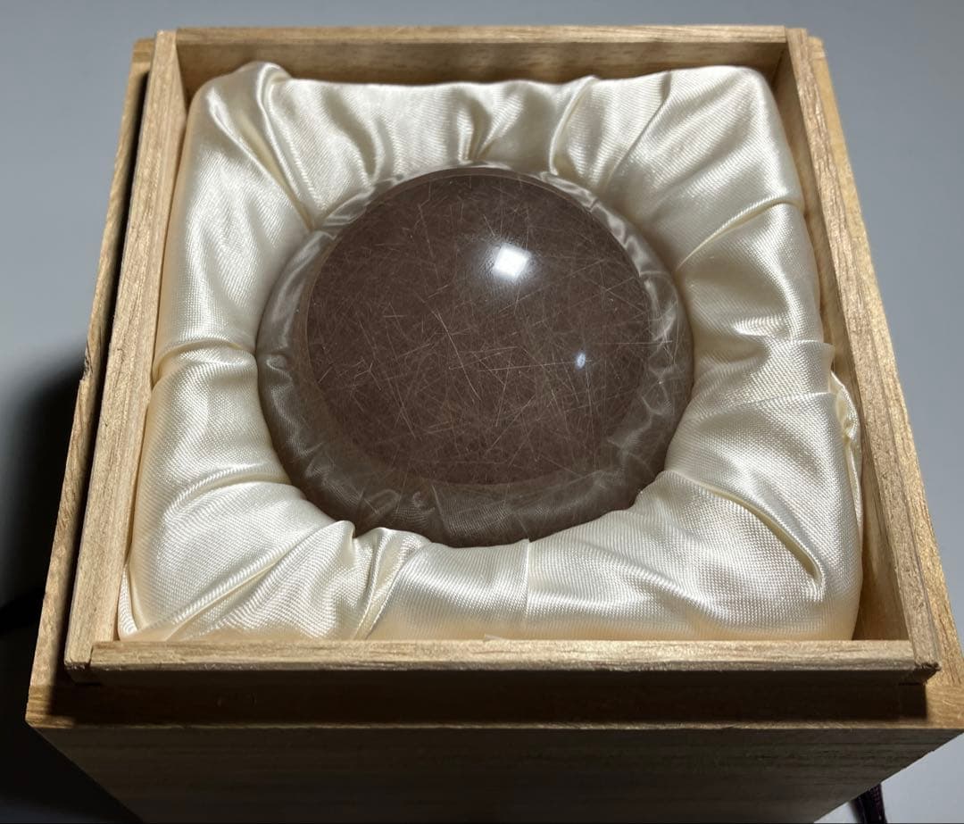 ルチルクォーツ 球体 丸玉　巨大　約8cm 666.7g 木箱入り