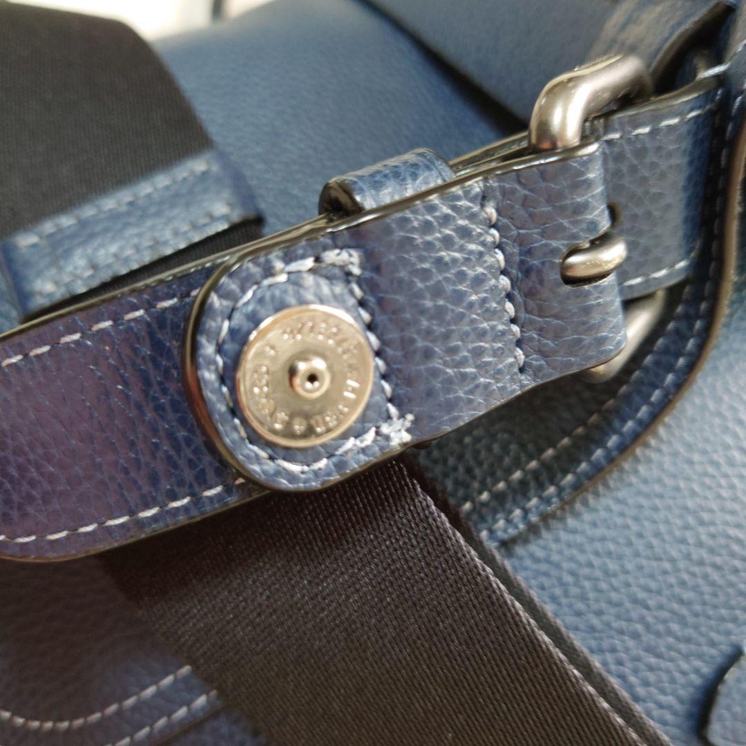 お値下げ致します！COACH　ショルダー　メッセンジャー　斜め掛け　F30623