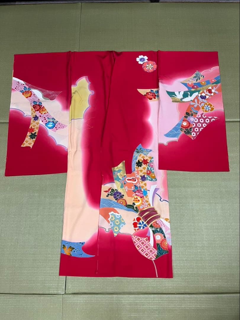 女児四つ身祝着　赤色 花柄 鶴模様 重ね襟　和装　着物　浴衣　七五三　絵羽板