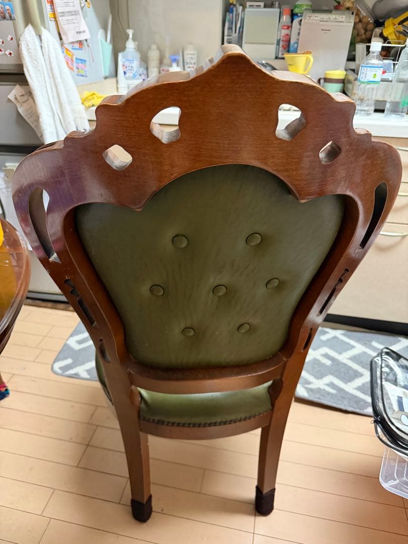 オリーブグリーンダイニングチェア