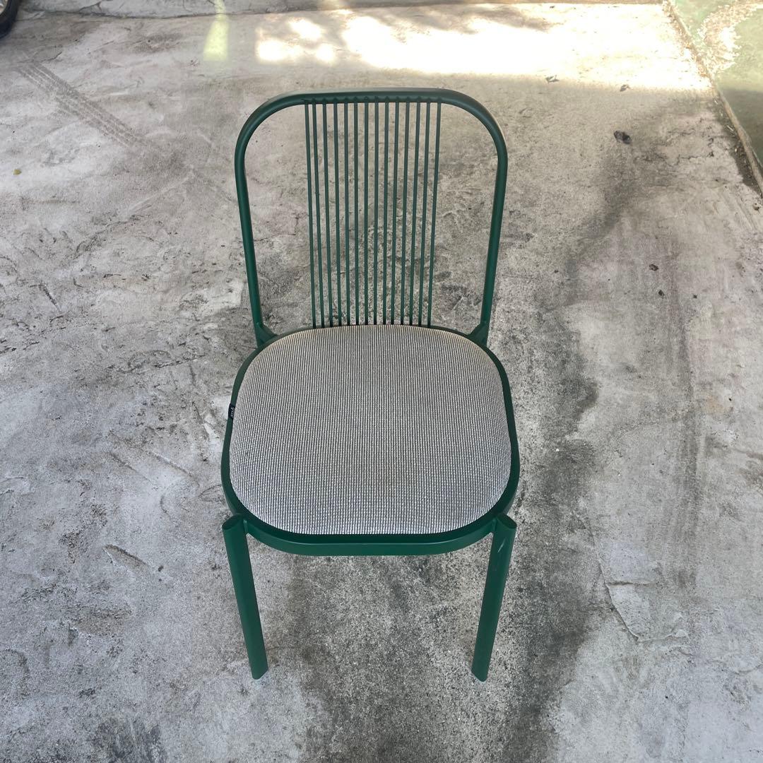 値段交渉あり　モダンなグリーンの椅子　　早い者勝ち