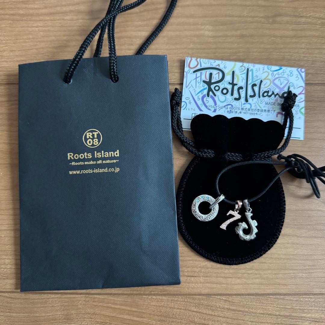 ルーツアイランド ネックレス チャーム