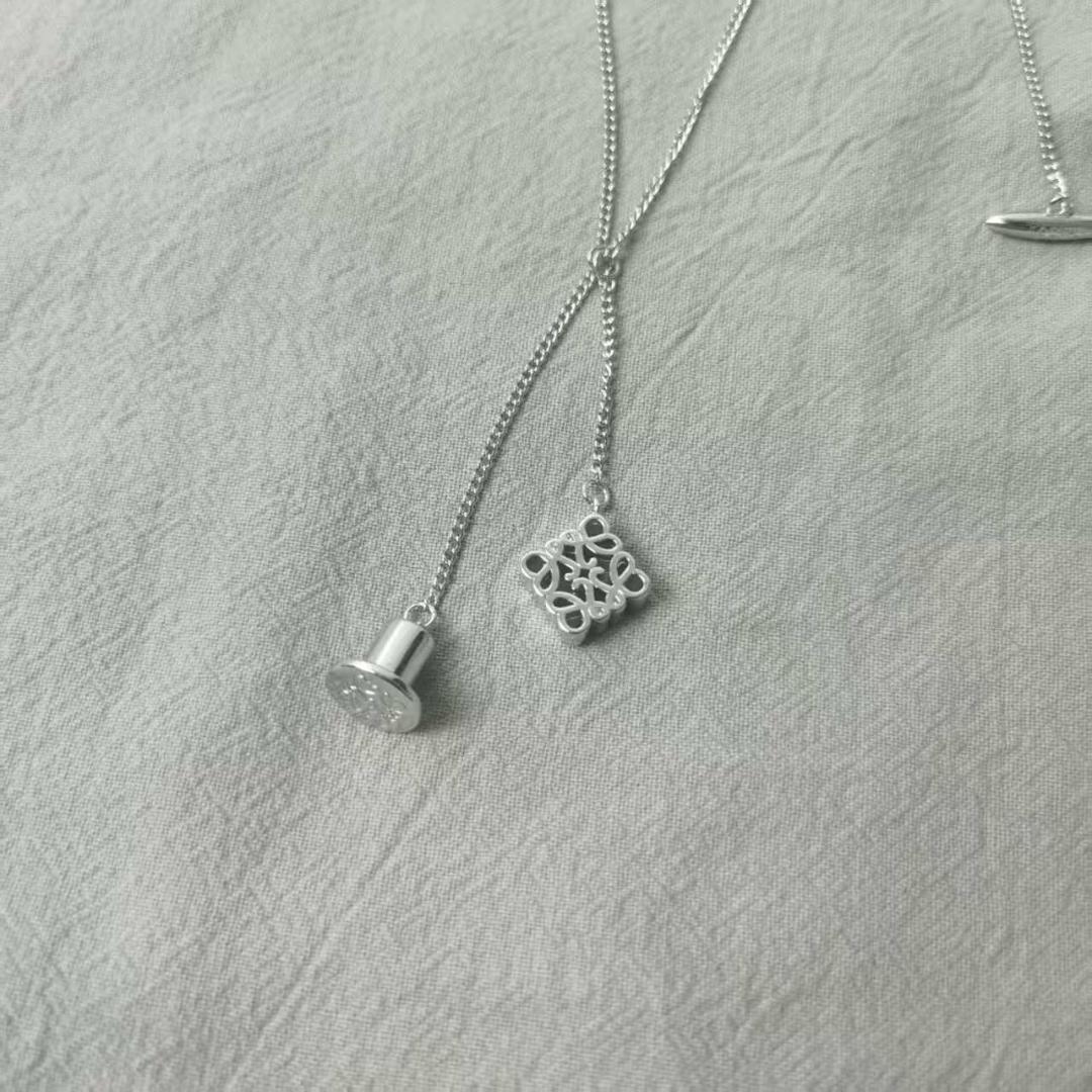 シルバー ネックレス LOEWE