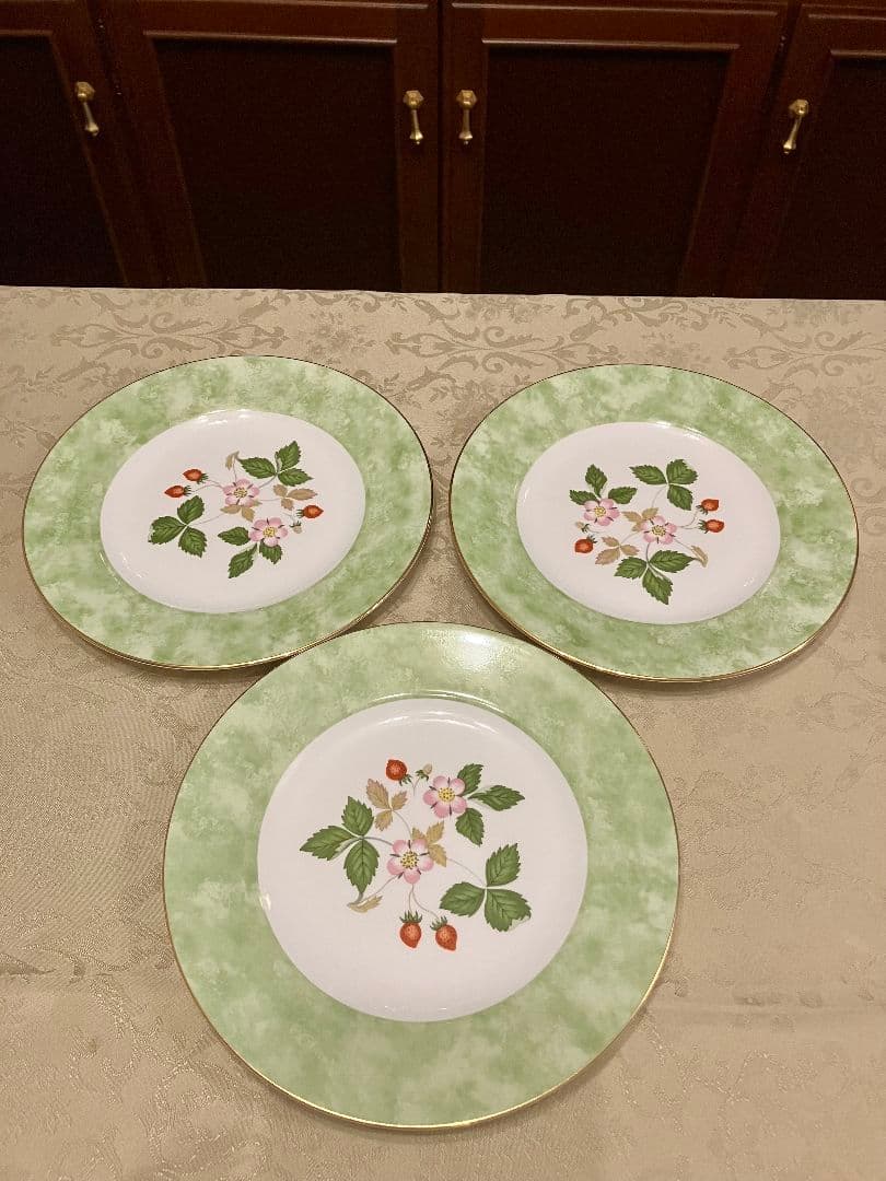 　ワイルドストロベリー　プレート 3枚セット　直径約20cm