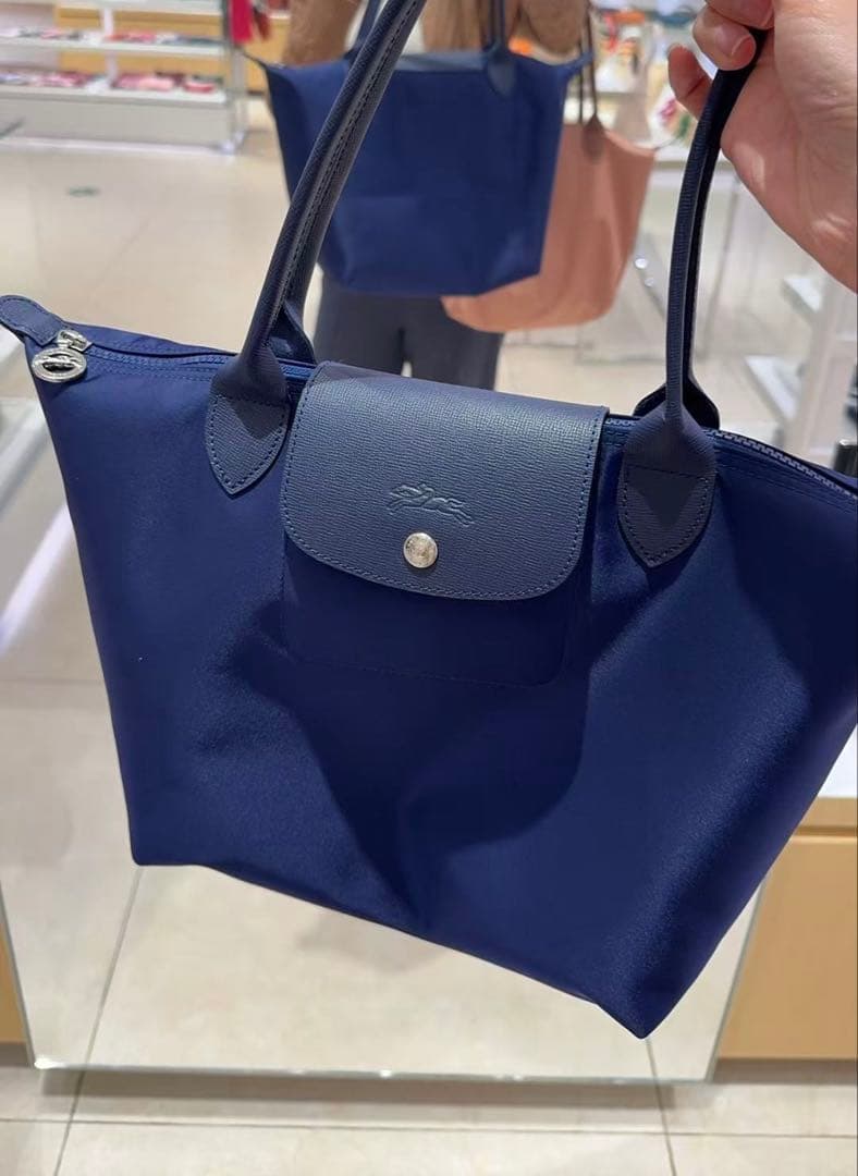 ネイビー long champ neo m size