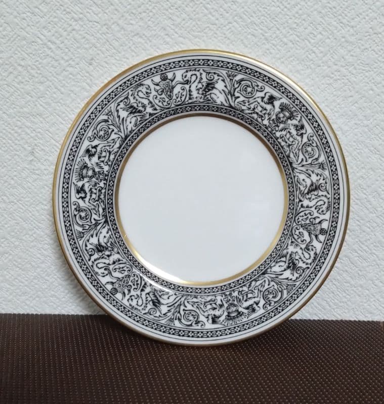 ウェッジウッド・フロレンティーンブラック プレート