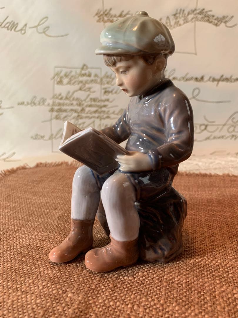 ロイヤルコペンハーゲン　ダールイェンセンのビンテージの可愛い男の子フィギュリン！