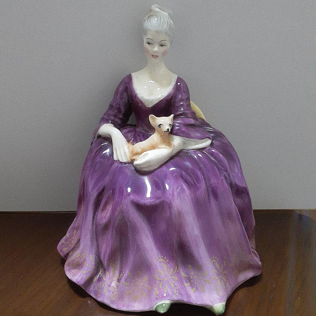 シャーロット HN2421 レディ 犬の置物 1971年 ボーンチャイナ