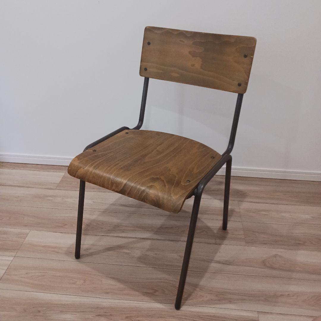 アデペシュ ソコフ ダイニングチェア