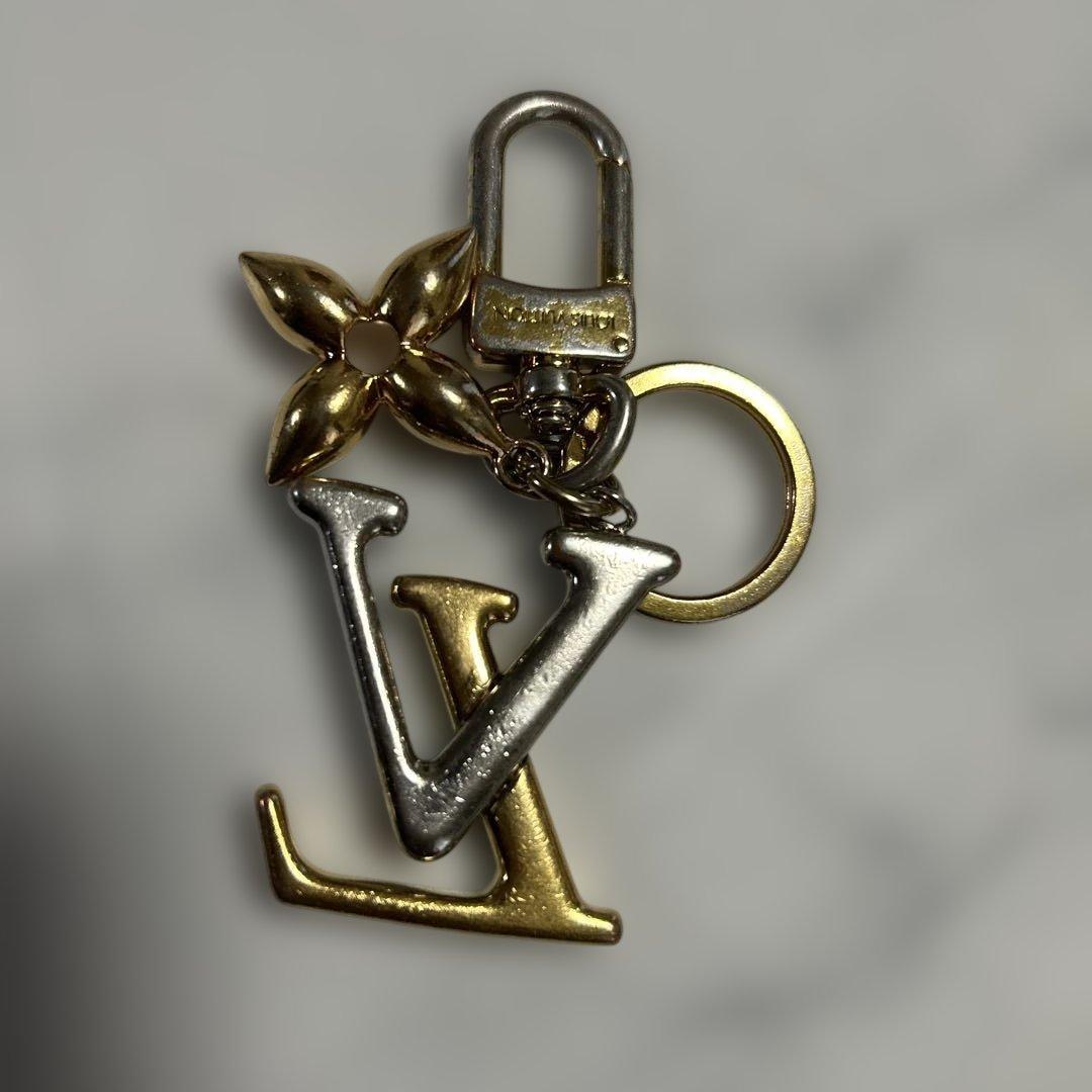 LOUIS VUITTON ルイヴィトンキーホルダー