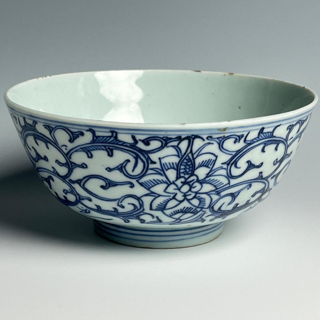 青花花唐草紋碗 中国古玩 徳化窯 新渡 中国美術 明末 菓子器 Rs164