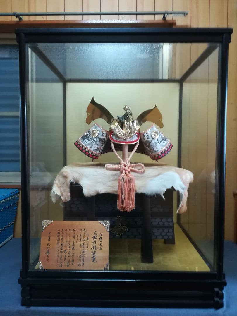 五月人形兜飾りガラスケース入り