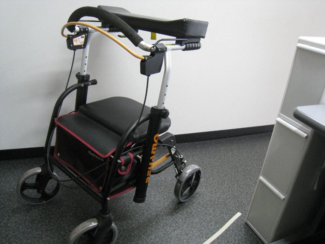 【送料無料】前腕支持型歩行車 REHAMO(リハモ) ナブテスコ ②