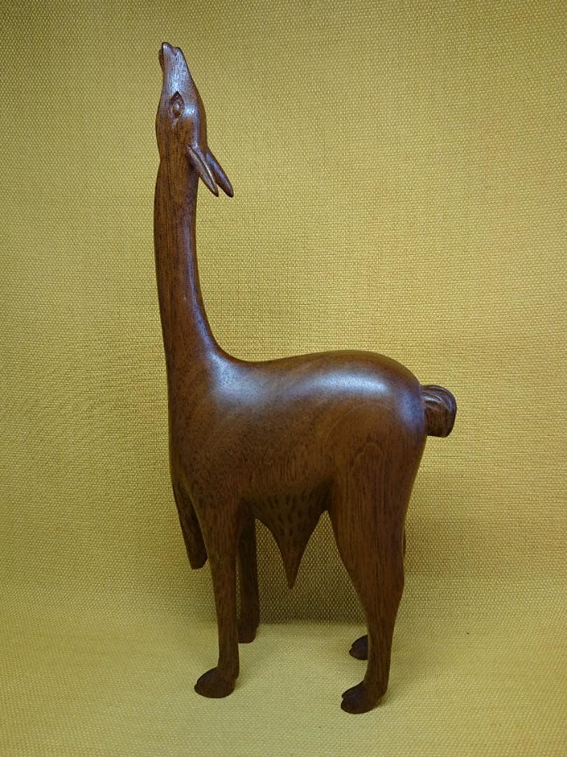 木彫り　動物　彫刻　オブジェ　置物　インテリア　工芸品　美術品　A2510