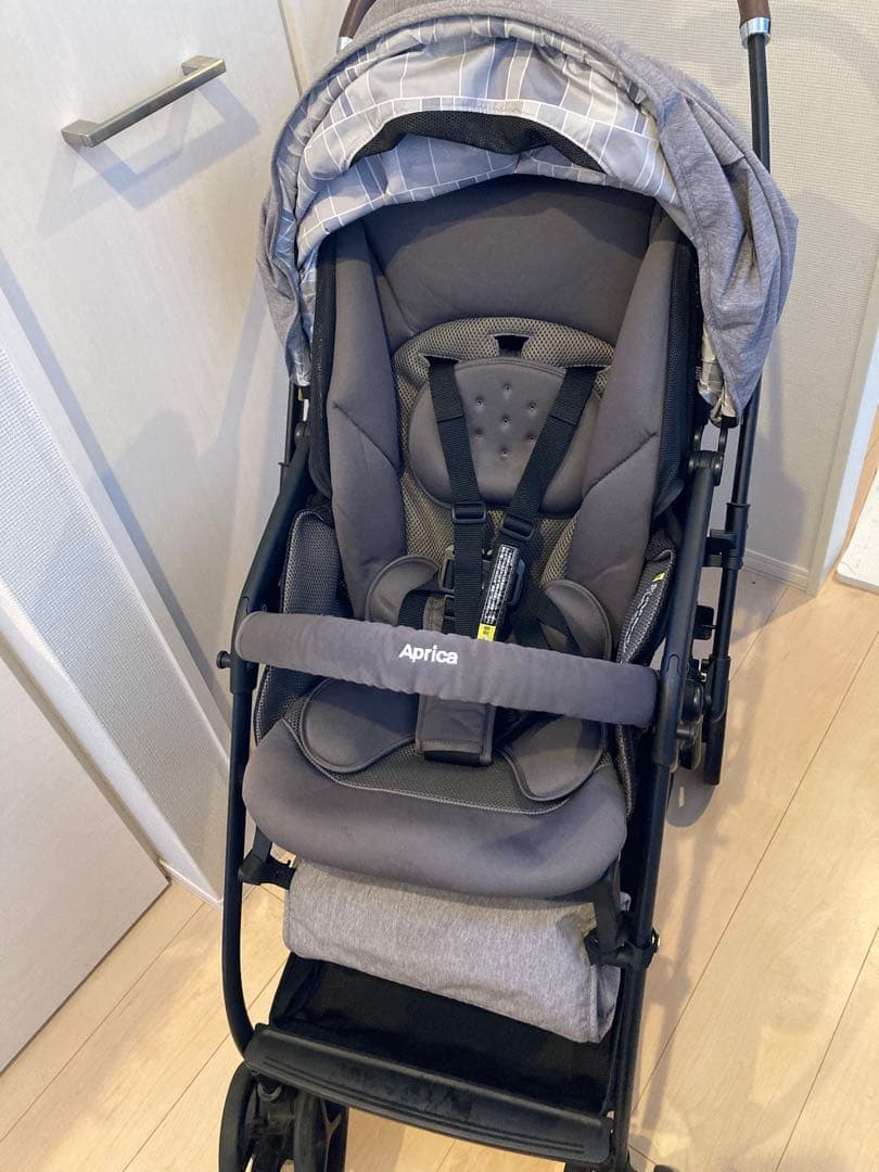 Aprica ベビーカー ルンルン　グレー
