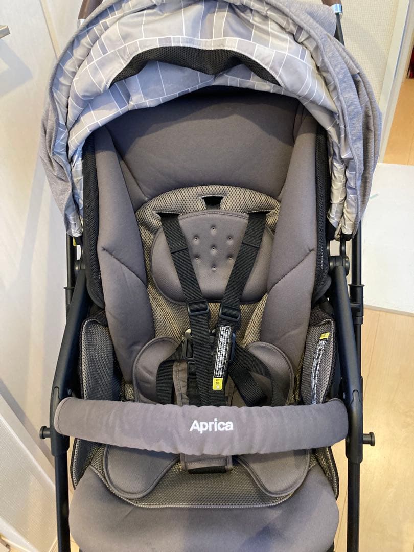 Aprica ベビーカー ルンルン　グレー