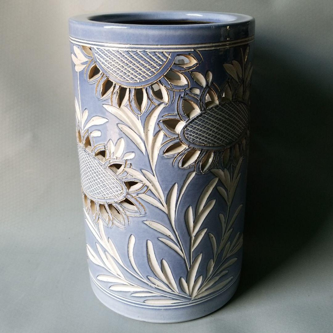 信楽焼傘立て  青丸ひまわり彫 高さ４６cm