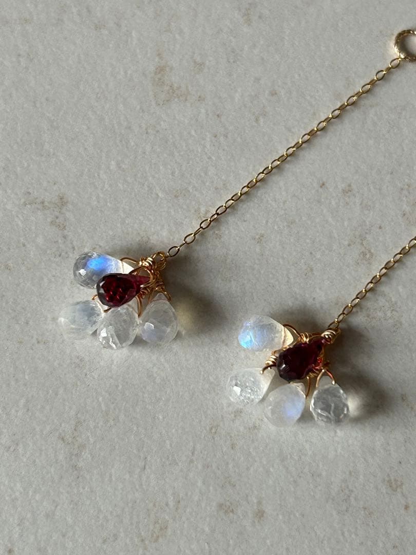 14KGF ブルームーンストーンとロードライトガーネットのチャーム