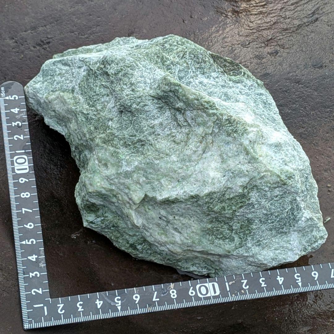 日高翡翠 2.5kg　北海道産　日本銘石　宝石　ひすい　ヒスイ　原石天然石鑑賞石