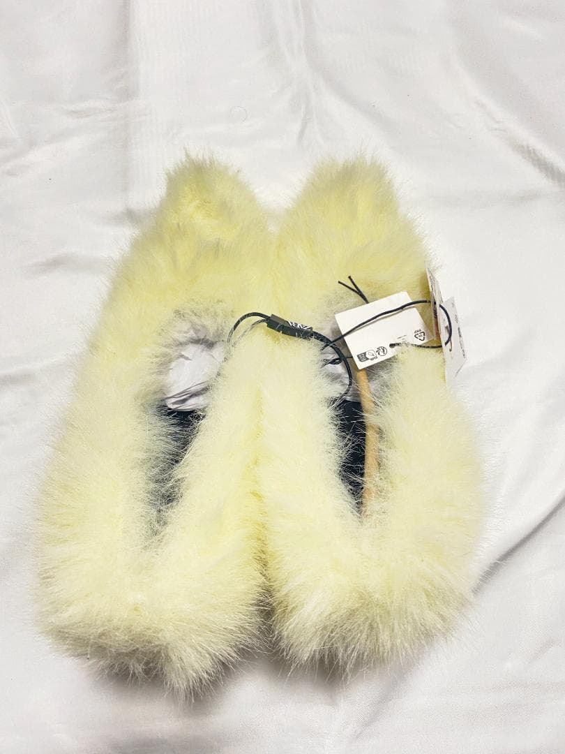 ZARA HARRY LAMBERT フェイクファーシューズ DISNEY 白色