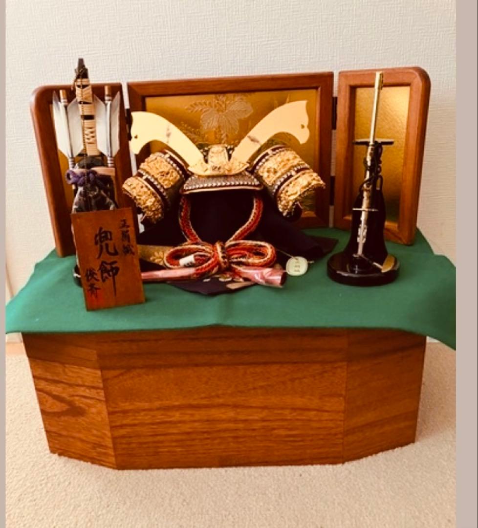 名作非売品五月人形 伝統的な武士の兜と刀のセット