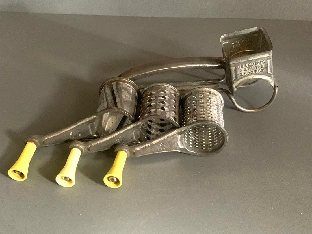 フランス ブロカント Moulinx社 チーズグレーター チーズおろし器