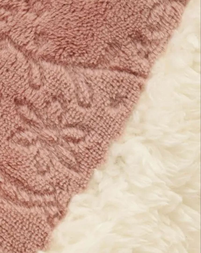 アフタヌーンティーリビング リラックスクッション３つセット ピンク２ベージュ１