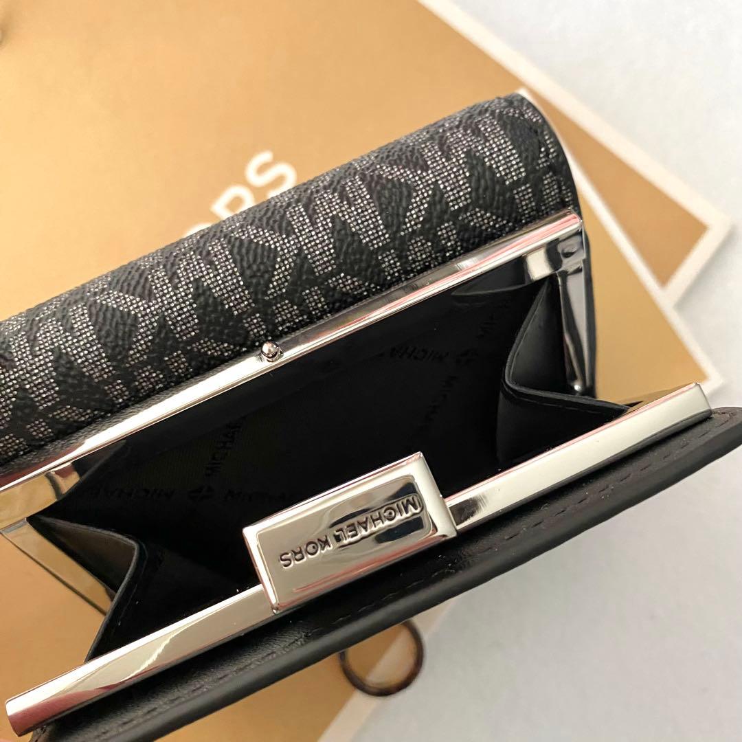 新品　正規品☆MICHAEL KORS 折り財布　メンズ　ブラック　シグネチャー