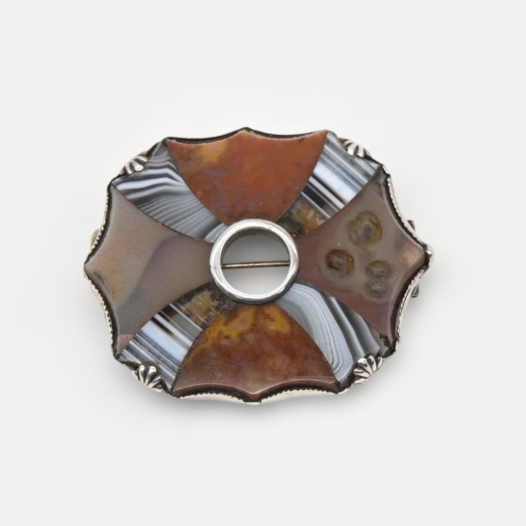 花形の銀製のブローチ　メノウ　スコティッシュ　s0087