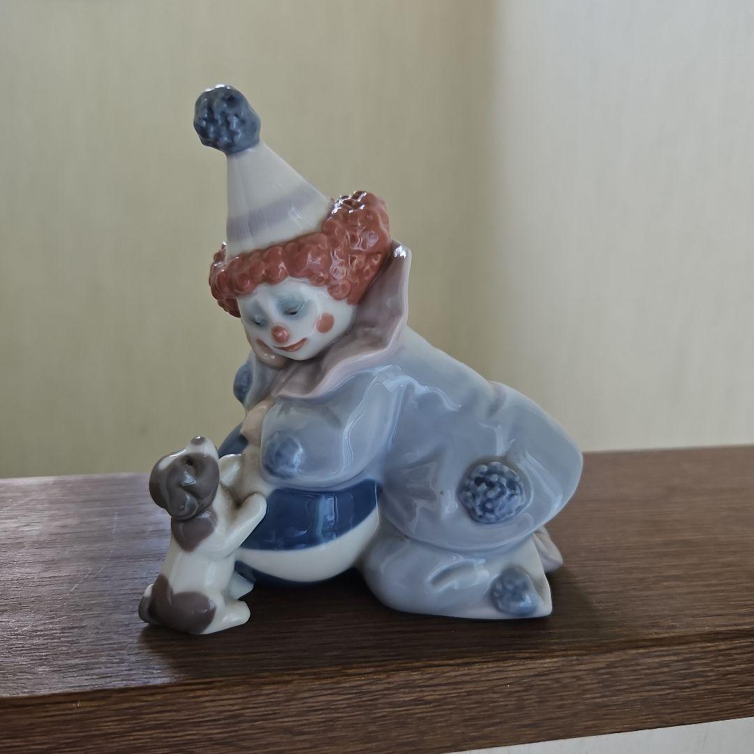 リヤドロ　ピエロと仔犬