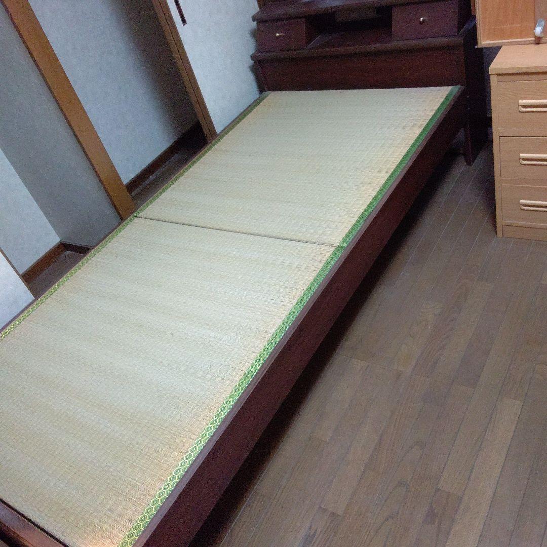 畳のシングルベッド  深めのコロ付き引き出し２枚
