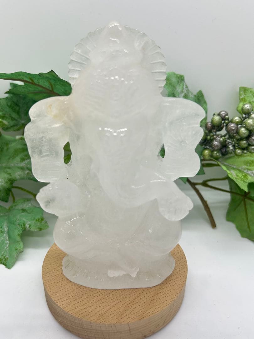 天然石ミルク水晶ガネーシャ置物　No.924