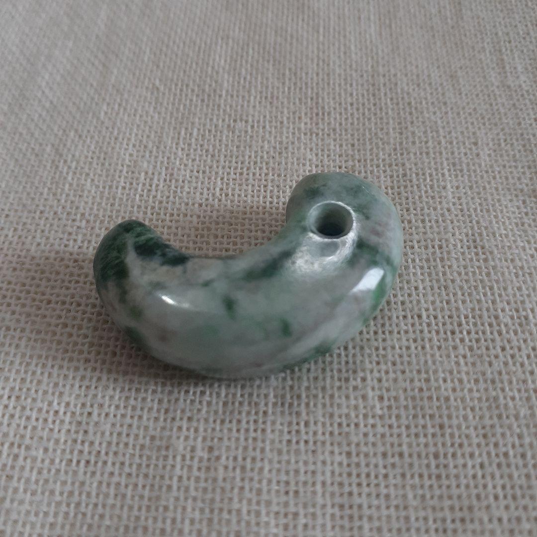 糸魚川翡翠勾玉