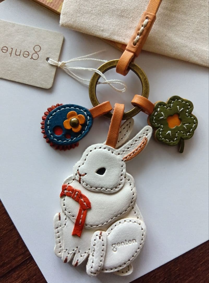 【未使用】genten　ゲンテン　レザーチャーム　キーホルダー　ウサギ