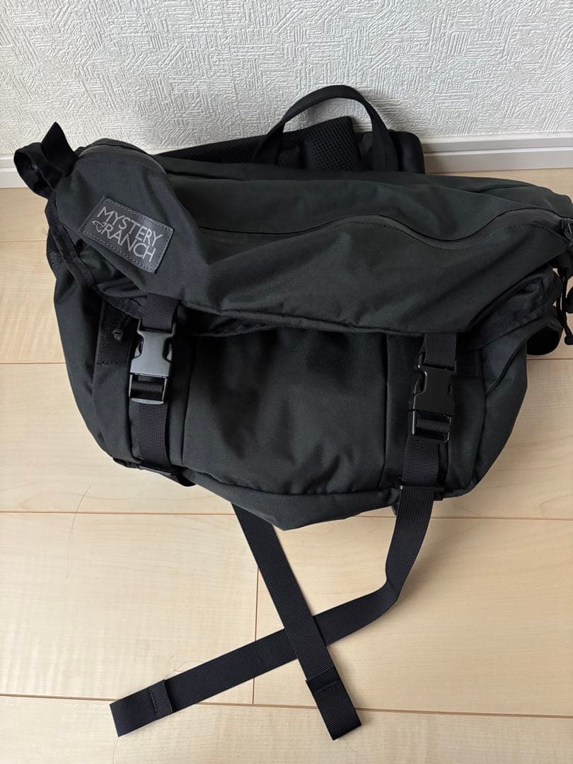 美品MYSTERY RANCH メッセンジャーバッグ インベーダー　送料込みで