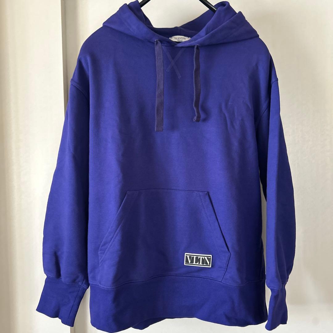 VALENTINO 紫色 パーカー VLNTロゴ