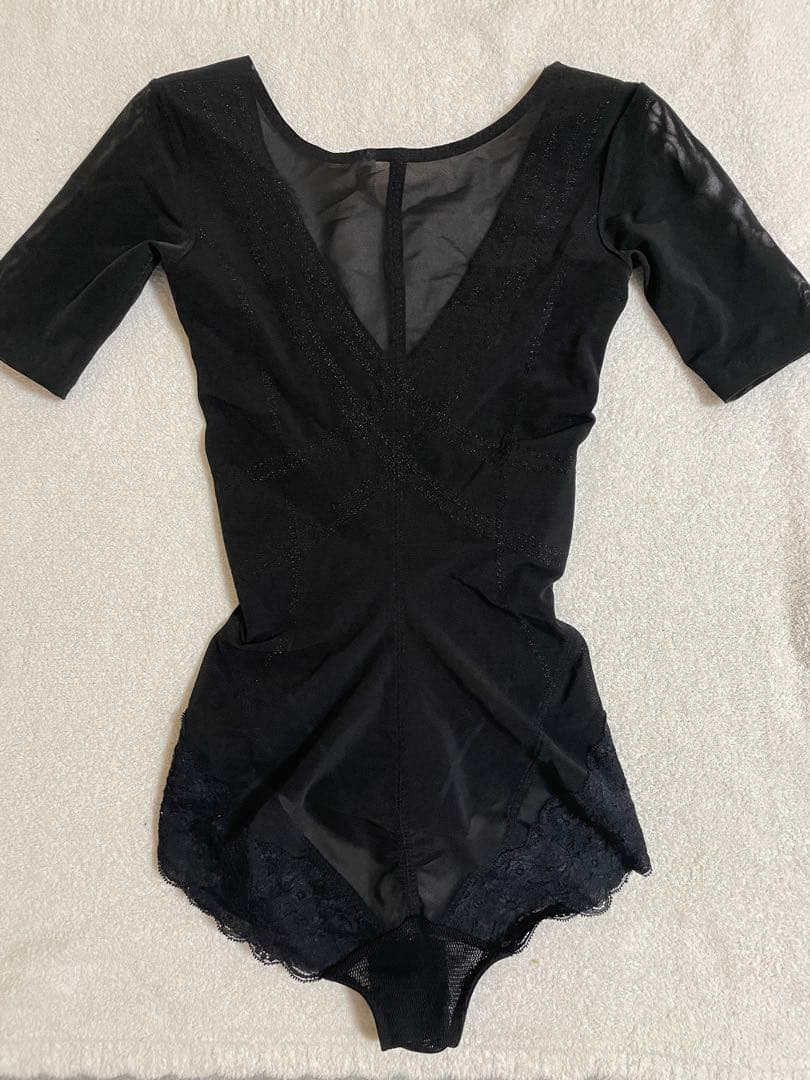 グラントイーワンズ ララグラント 70M 袖付きボディスーツ 補正下着　引き締め