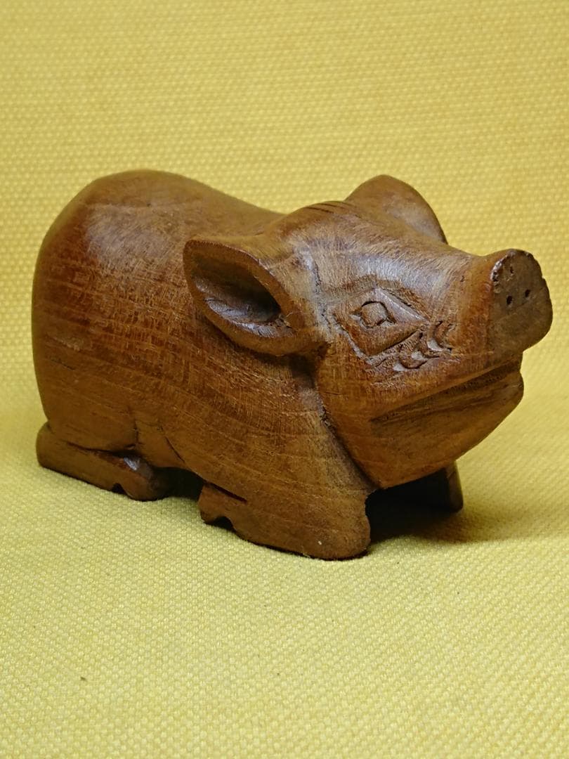 ブタ　イノシシ　木彫　オブジェ　置物　インテリア　工芸品　美術品　A3030