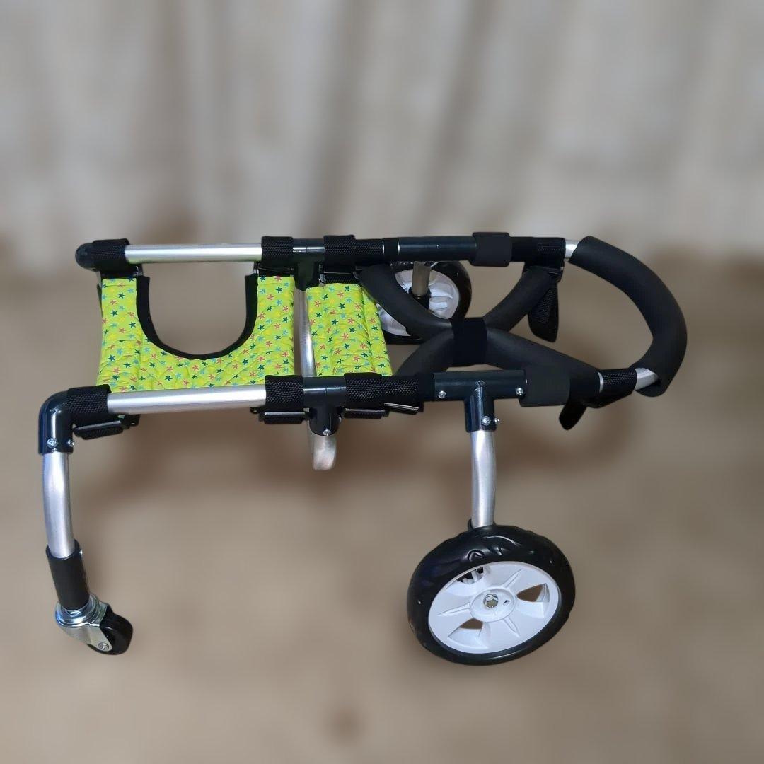 ワンちゃん4輪　リハビリ　食事補助　犬用車椅子　歩行補助　犬の歩行器