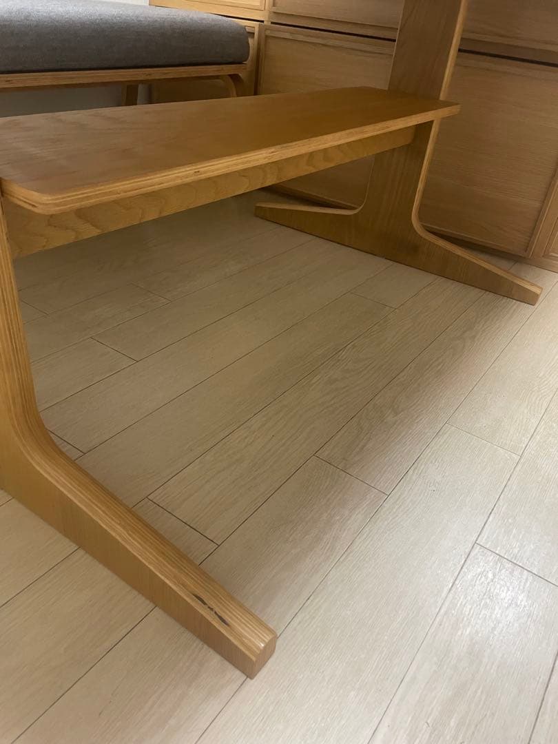 シ*フ様 無印良品　リビングでもダイニングでもつかえるテーブル・４・オーク材