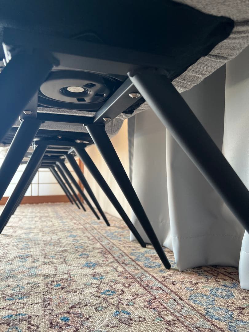 グレー 180度 回転式 肘付き ダイニングチェア 3脚セットのうちの1脚